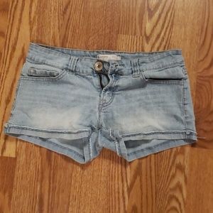 No boundaries shorts